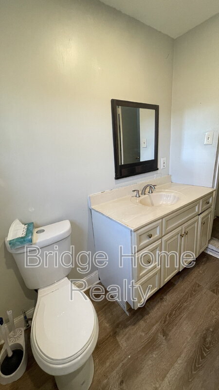 Building Photo - 226 Lobinger Ave