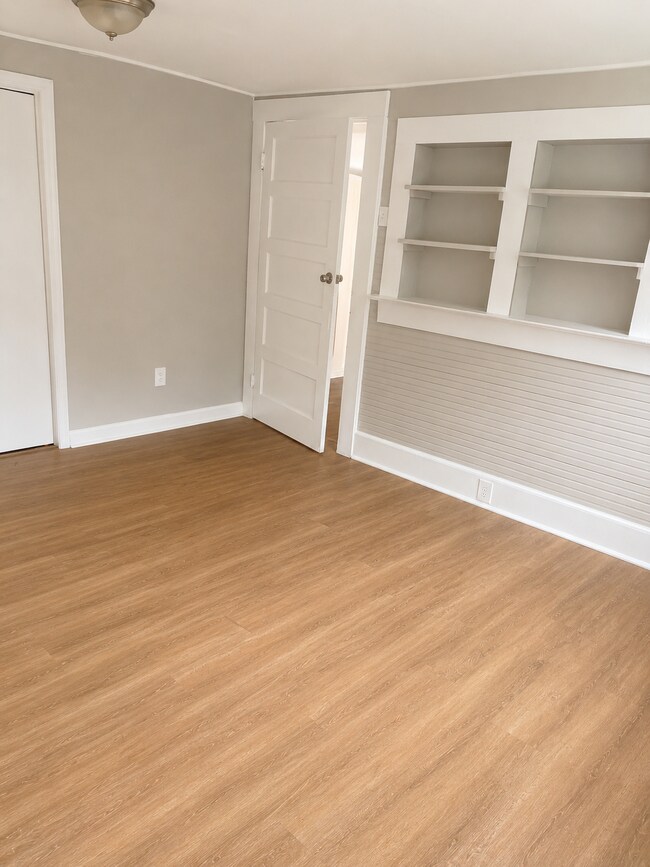 Building Photo - 4052 Mikado Ave