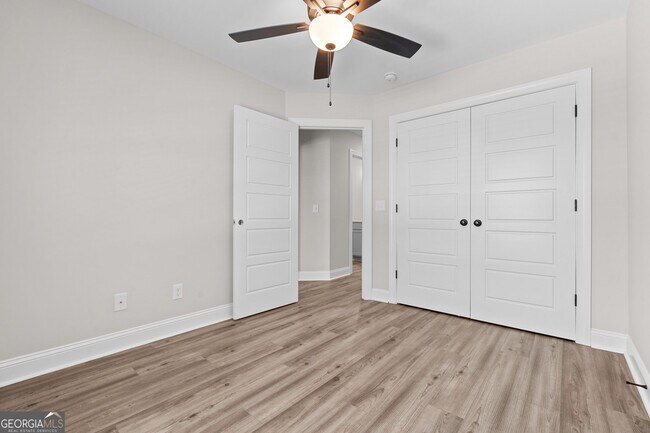 Building Photo - 15 Azalea Ln