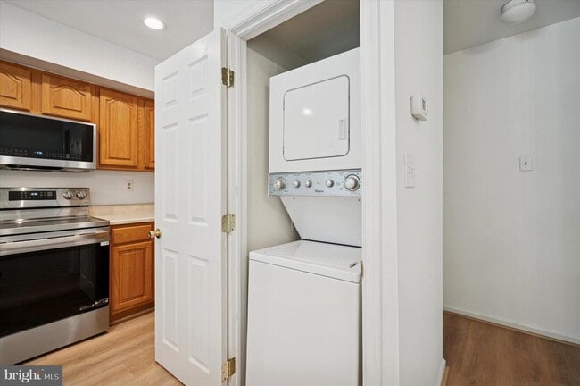 Building Photo - 61 Ramsgate Ct