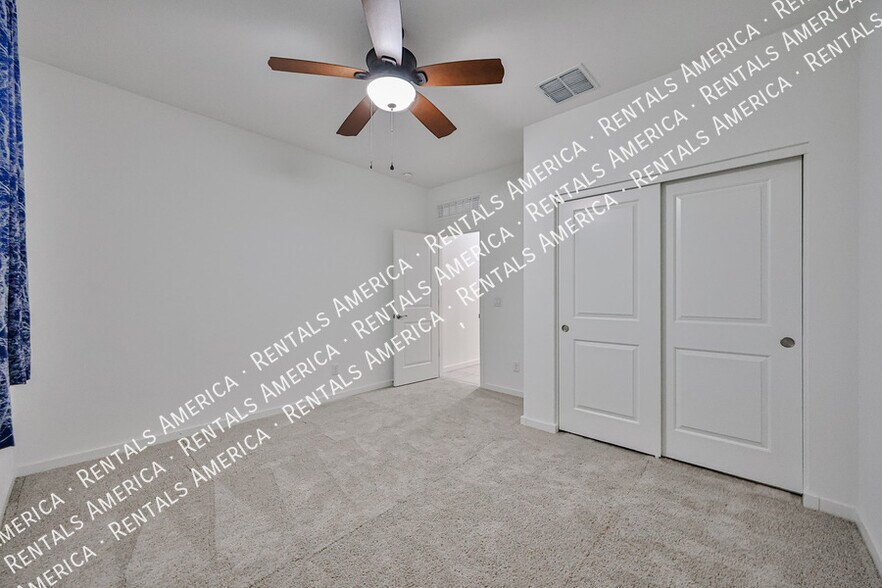 Building Photo - 1578 S 224th Ln