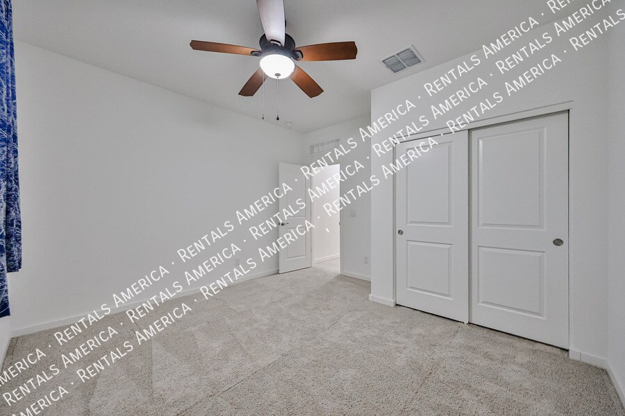 Building Photo - 1578 S 224th Ln