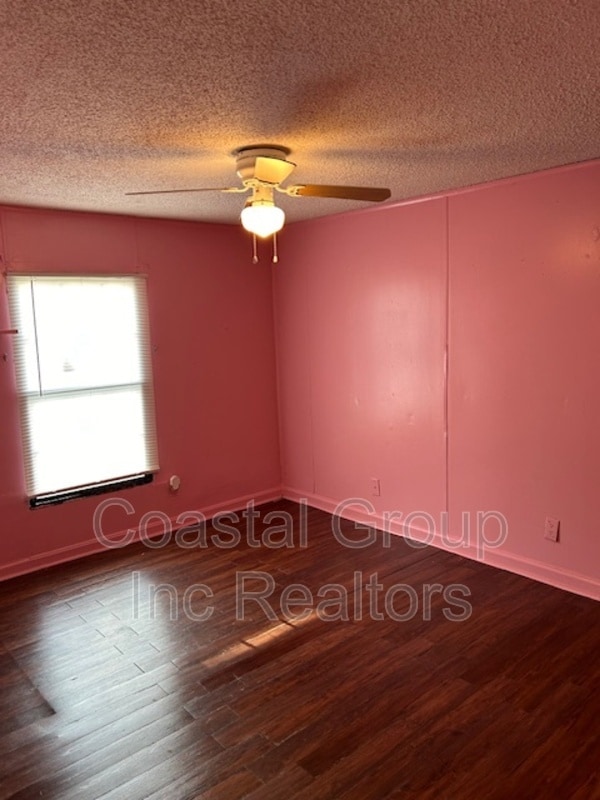 Building Photo - 2897 W Gibbs Wds Rd