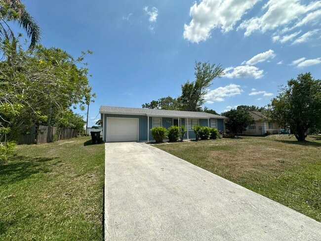 Building Photo - 120 SW De Gouvea Terrace