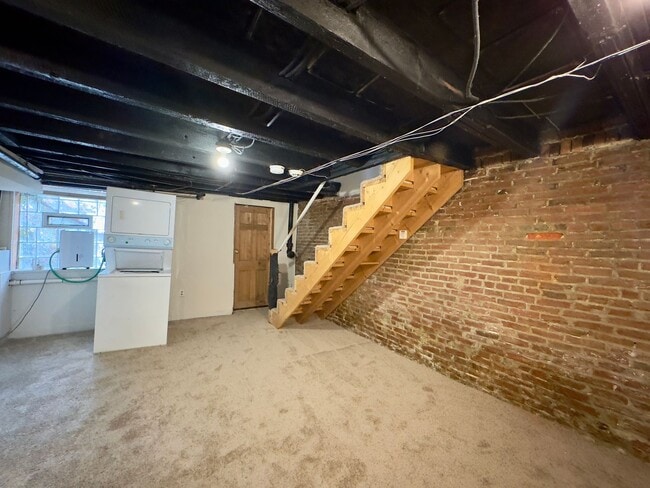 Building Photo - $500 OFF 1ST MONTH-3Bed/2Bath Townhome in Historic Ridgley Delight!