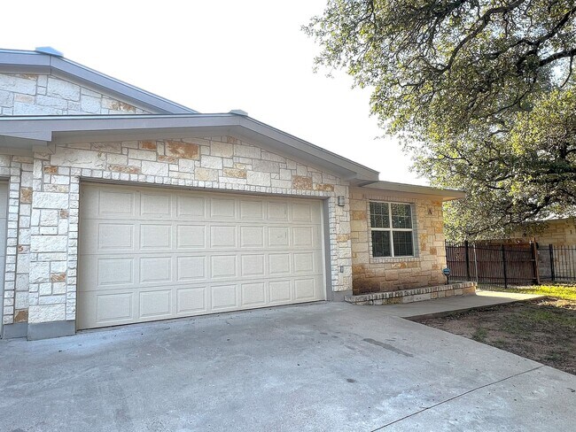 Building Photo - 5705 Thunderbird St