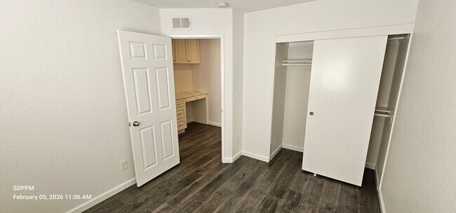 Building Photo - NORTH MIRA MESA / SAN DIEGO - Nice Renovated 4 Bedroom / 2.5 Bath House.  AVAILABLE 02/16/2026