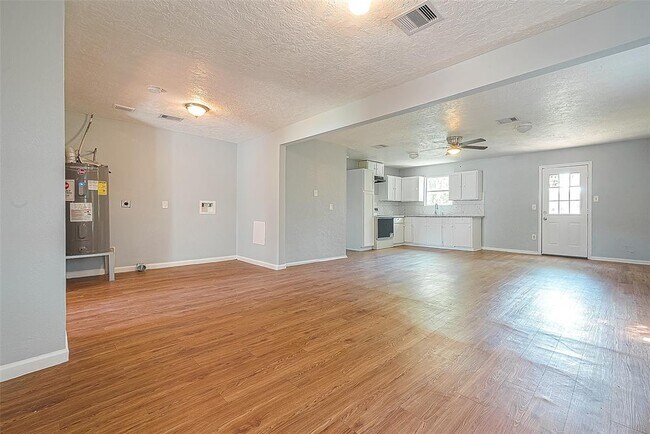 Building Photo - 4810 Carmen St