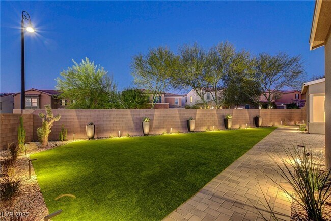 Building Photo - 2560 Bridle Oaks Ct