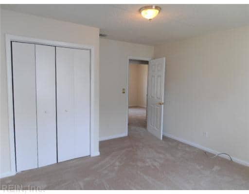 Building Photo - 3640 Robin Hood Rd