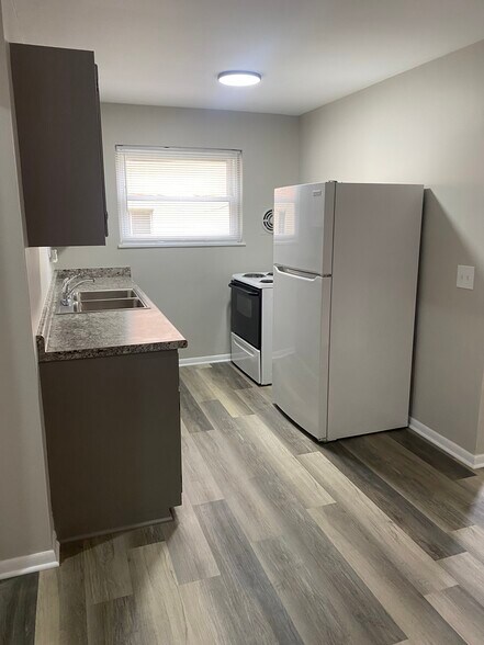 Building Photo - 3608 Schwartze Ave