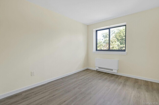 Building Photo - 66 Crisfield St