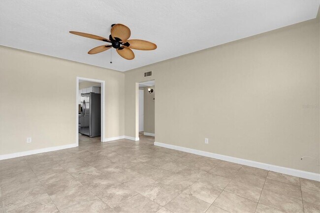 Building Photo - 333 72nd Ave