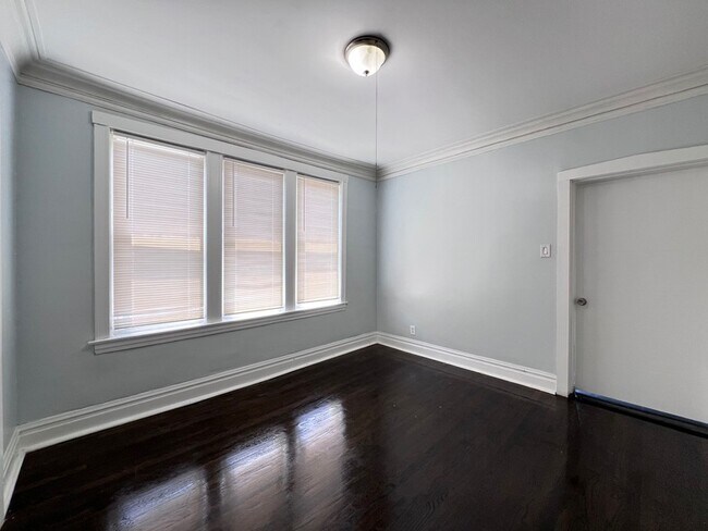 Building Photo - 8856 S Lowe Ave