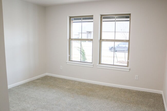 Building Photo - Brand New Home in Yukon!