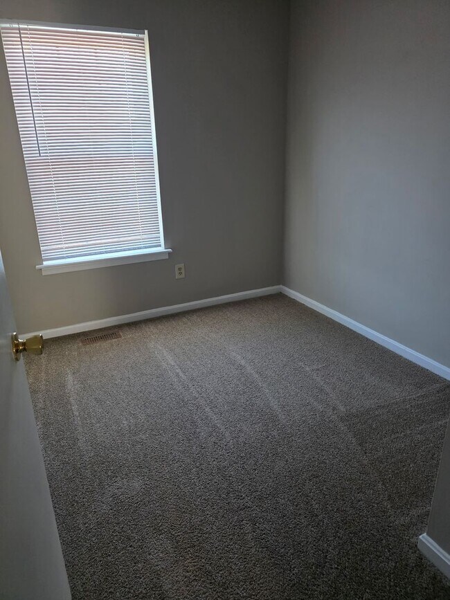 Building Photo - 3BR Townhome in Riverside Neighborhood of Belcamp!