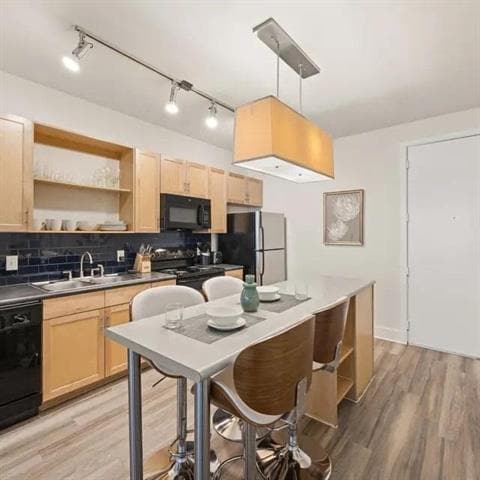 Building Photo - 7200 Easy Wind Dr