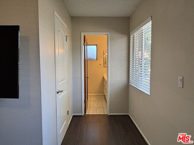 Building Photo - 16312 Itasca St