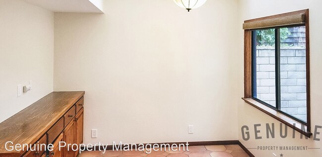 Building Photo - 4 br, 3.5 bath House - 111 Jade Avenue
