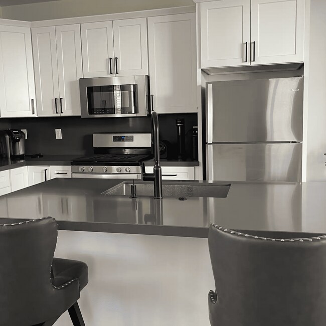 full kitchen with all needs - 1125 N 11th St