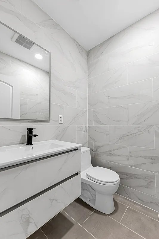 Building Photo - 137 Bowery