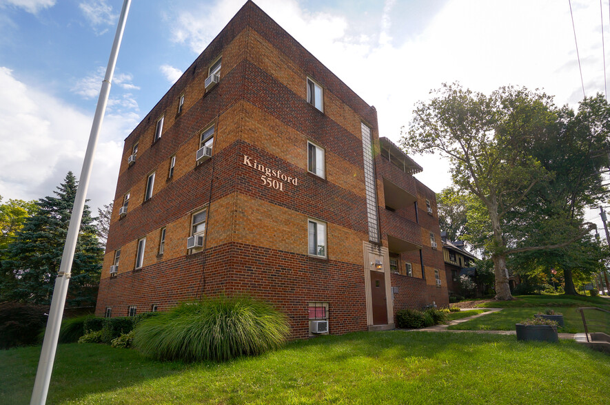 Building Photo - Wellesley Place