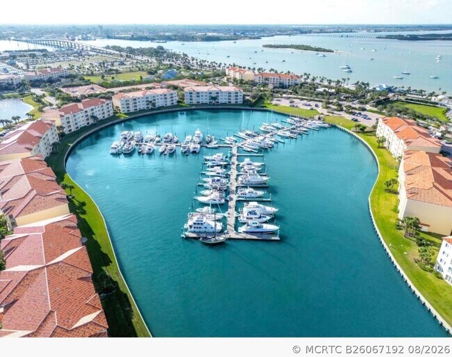 Building Photo - 6 Harbour Isle Dr E