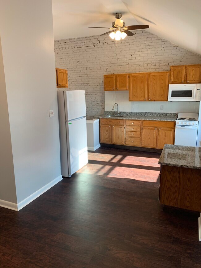 Building Photo - 7 S Morton Ave