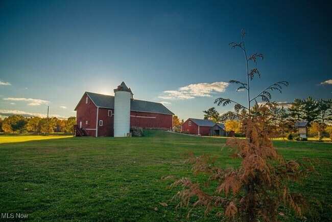 Building Photo - 1399 Barlow Rd