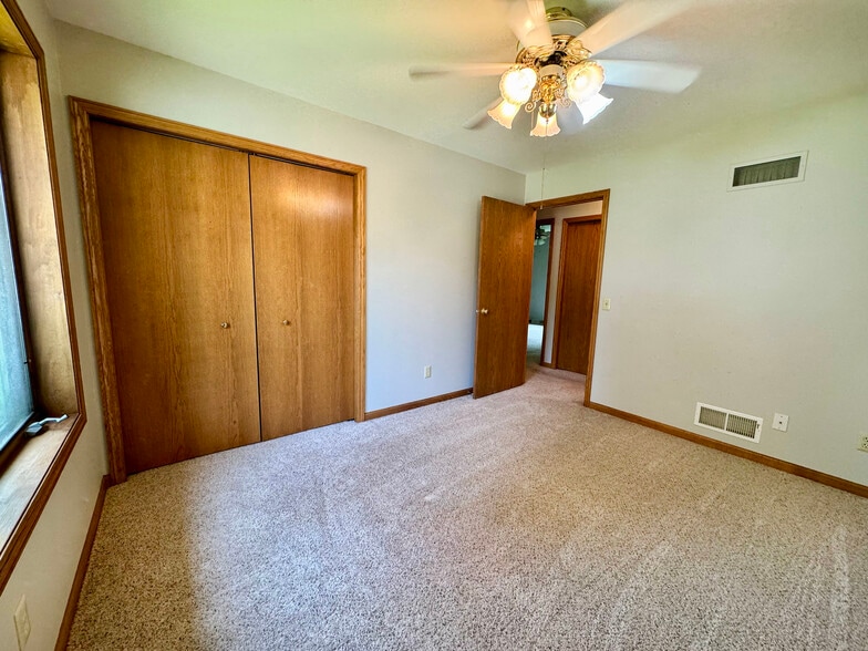 Bedroom 3 - 5807 Black Walnut Dr