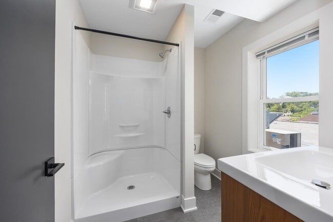 Building Photo - 501.5 W 17th St