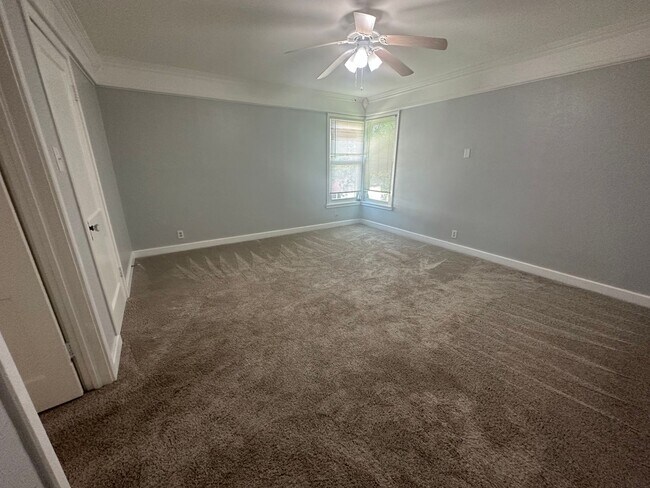 Building Photo - 425 Louisiana Ave