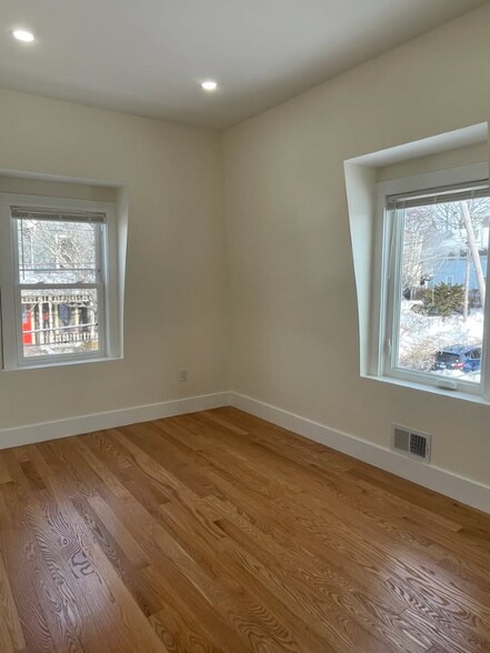 Building Photo - 40 Vernon St