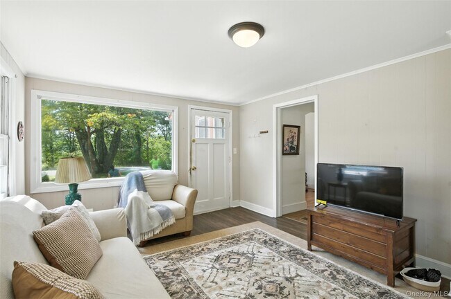 Building Photo - 190 Continental Rd