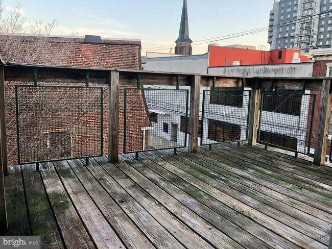 Building Photo - 527 N 19th St