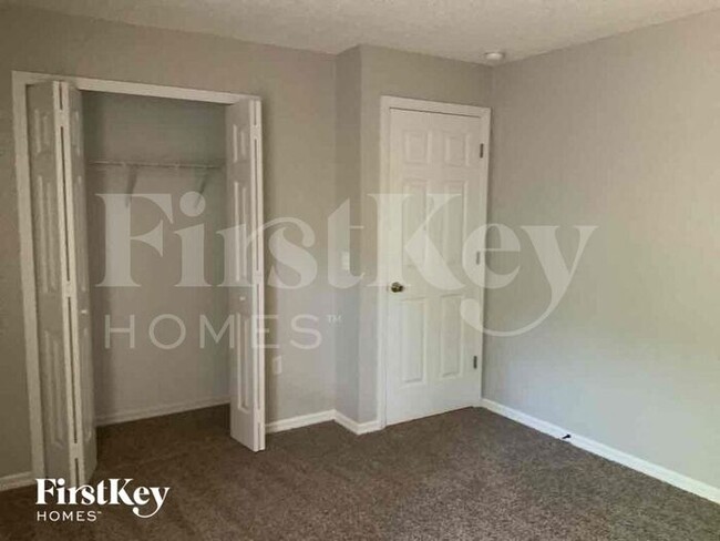 Building Photo - 3031 Hallow Dr