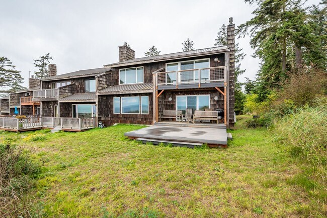 Building Photo - 3 Bedroom Condo on West Beach Bluffs **$500 off the first months rent**