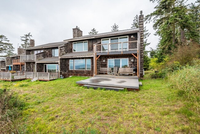 Building Photo - 3 Bedroom Condo on West Beach Bluffs