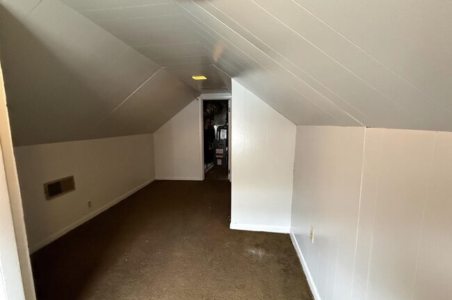 Building Photo - 3119 N Western Ave