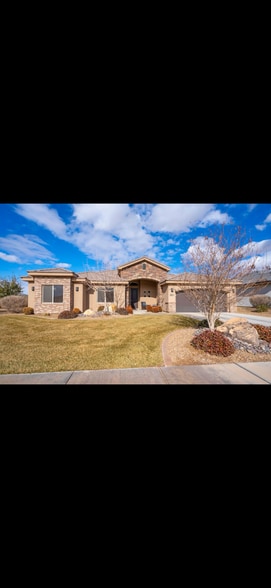 Building Photo - 3011 E Crimson Ridge Dr