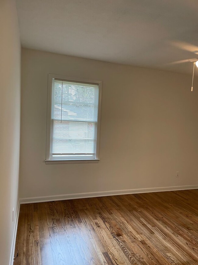 Building Photo - Cute and Newly Renovated Brick One Level Home in Auburn