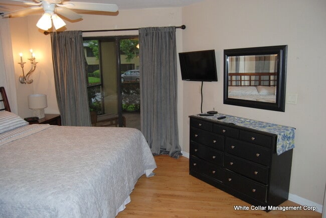 Master Bedroom - King Size - 10150 Belle Rive Blvd