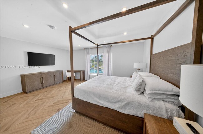 Building Photo - 4312 NE 22nd Ave