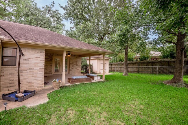 Building Photo - 2232 Azalea Cir