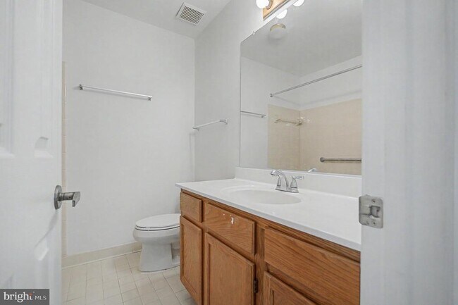 Building Photo - 795 Eastern Point Rd