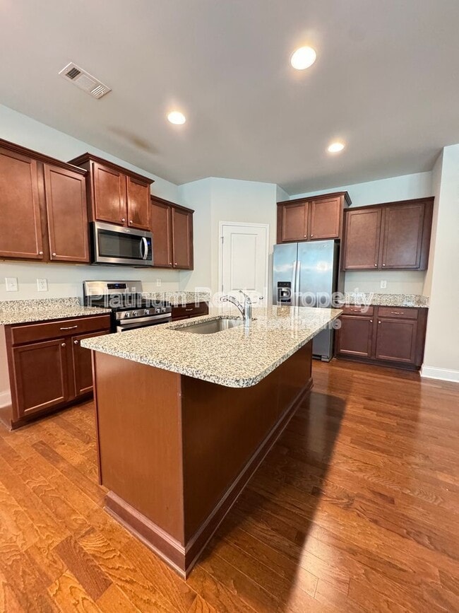 Building Photo - 5473 Cascade Ridge SW