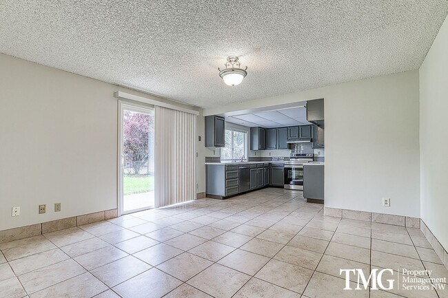 Building Photo - Fully Renovated 3 Bed 2 Bath Home in Mount...