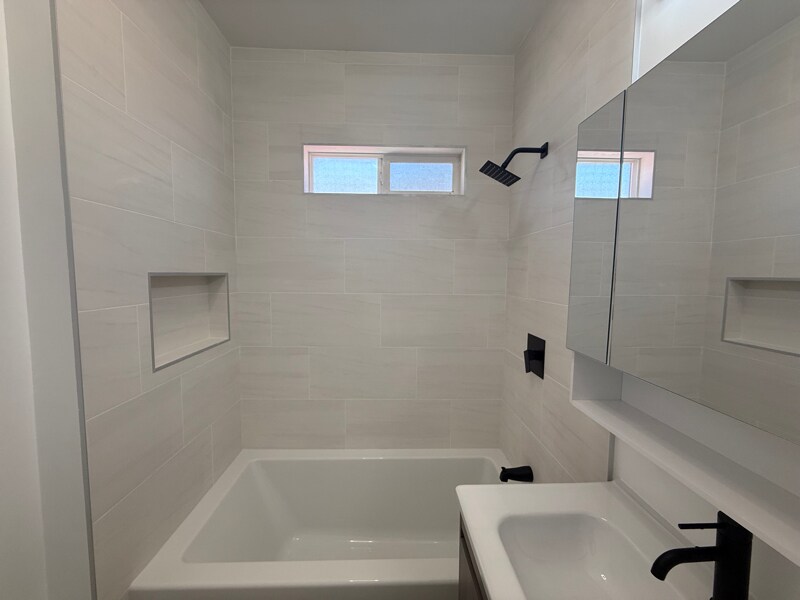 Building Photo - 359 W Amar St