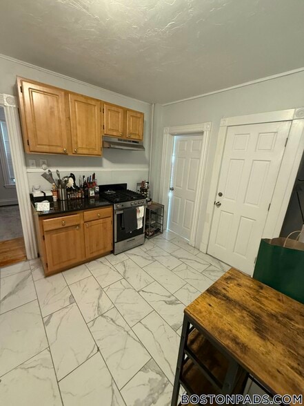 Building Photo - 22 Howell St