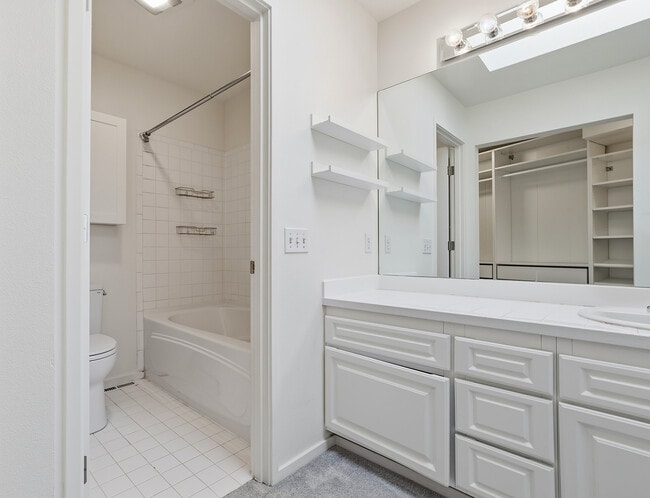 Building Photo - 619 Federal Ave E